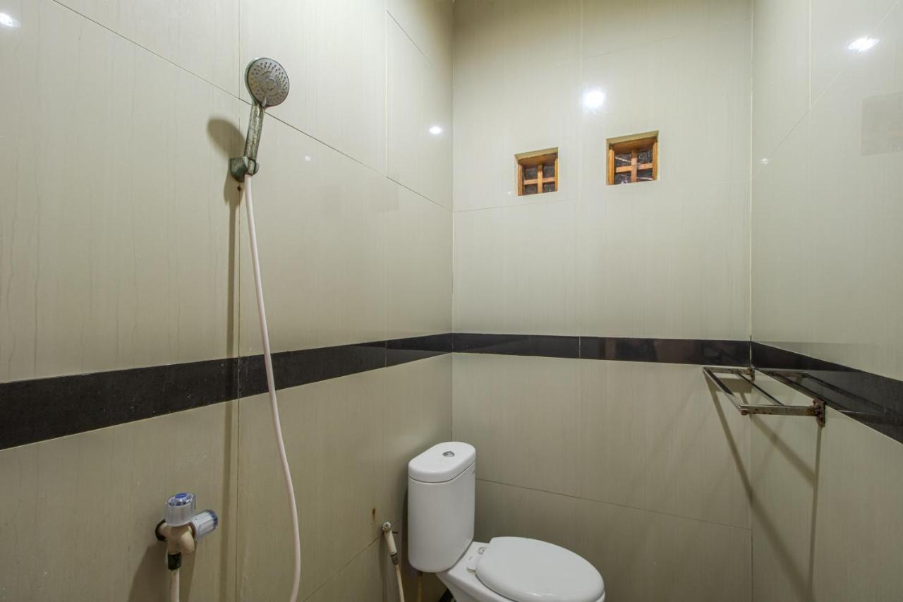 Guerilla Dive Lodge Pulau Pari Jakarta Exterior photo