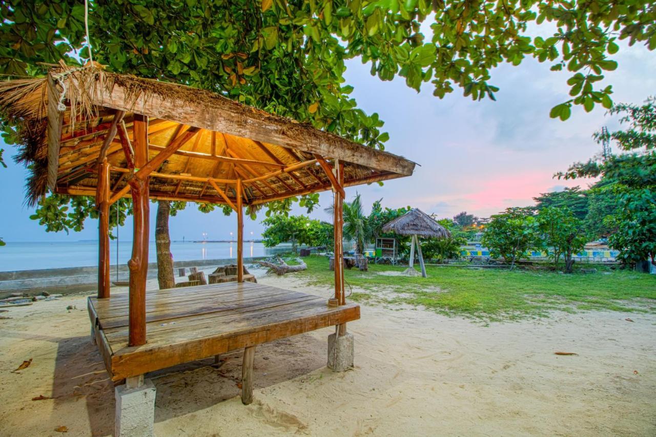 Guerilla Dive Lodge Pulau Pari Jakarta Exterior photo